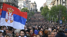 Người biểu tình phản đối chính phủ ở Belgrade, Serbia ngày 19/5/2023. Ảnh: AFP/Getty Images
