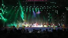 Tiết mục văn nghệ tại lễ khai mạc Lễ hội cấp quốc gia Vía Bà Chúa Xứ núi Sam năm 2023. 