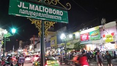 Một tuyến phố trung tâm ở Yogyakarta, Indonesia.