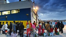 Báo động tình trạng quá tải người nhập cư ở nhiều địa phương của Italy