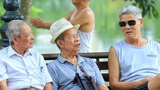 Hà Nội: Công nhân kiến nghị về nhà ở và tuổi nghỉ hưu