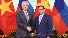 Thủ tướng Phạm Minh Chính hội kiến Chủ tịch Duma Quốc gia Quốc hội Liên bang Nga Vyacheslav Victorovich Volodin. Ảnh: Dương Giang/TTXVN