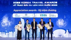 KTO Việt Nam trao giải thưởng cho các đối tác tại Hà Nội.