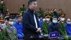 Bị cáo Chu Ngọc Anh, cựu Bộ trưởng Bộ Khoa học và Công nghệ khai báo trước toà. Ảnh: Phạm Kiên/TTXVN