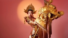 Miss Global 2023: Nhan sắc Việt trình diễn trang phục dân tộc “Lưỡng nghê chầu"