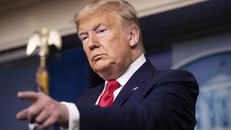 Cựu Tổng thống Trump yêu cầu gia hạn hoãn phiên tòa xét xử ông