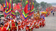 Đoàn rước kiệu của các xã, phường, thị trấn vùng ven về Khu Di tích lịch sử Quốc gia đặc biệt Đền Hùng. Ảnh tư liệu: Tuấn Đức/TTXVN