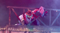 Một cảnh trong vở nhạc kịch “Bỉ vỏ”. Ảnh: TTXVN phát