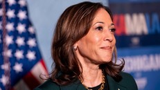 Bà Harris dẫn cách biệt trước ông Trump