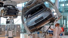 Nền kinh tế hàng đầu châu Âu đứng trước khó khăn