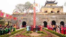 Lễ Dựng nêu trước cổng Đoan Môn