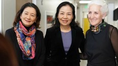 TS Ngô Phương Lan (giữa) trong chuỗi hoạt động tại Mỹ