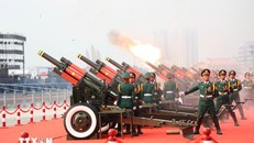 21 loạt đại bác mở đầu Lễ kỷ niệm 50 năm Giải phóng miền Nam