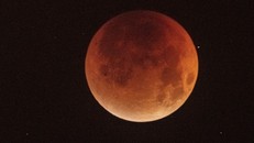 Quan sát siêu "trăng máu" tại Việt Nam trong đêm 8/9
