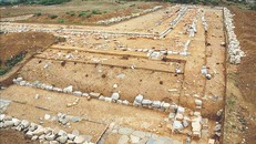 Dấu tích kiến trúc Đàn tế Nam Giao Thành nhà Hồ sau các đợt khai quật. 