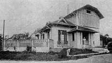 Tòa nhà mới của Trường Mỹ thuật Đông Dương tại 102 phố Reinach (nay là phố Hàng Lọng), Hà Nội. Ảnh chụp năm 1929