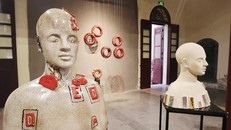 "Khởi thủy" bao gồm bộ sưu tập "Tiếng vọng" và "Luân hồi" của nghệ sĩ Nguyễn Thu Thủy. Ảnh: Nguyệt Linh