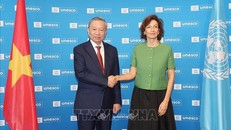 Tổng Bí thư Tô Lâm và bà Audrey Azoulay, nguyên Tổng Giám đốc UNESCO. Ảnh: TTXVN 