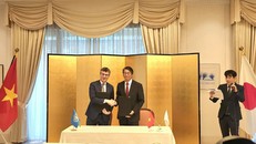 Lễ ký kết dự án "Tăng cường năng lực của Việt nam về cảnh báo sớm, giảm thiểu rủi ro thiên tai và đảm bảo môi trường học tập an toàn". Ảnh: Nguyệt Linh