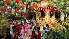 Nét đẹp truyền thống đi lễ đầu Xuân