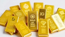 Vàng ít biến động, bạc giảm giá