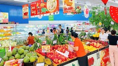 Hàng hoá dồi dào, giá cả ổn định trong ngày Mùng 1 Tết