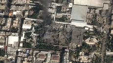 Hình ảnh vệ tinh cho thấy khói đen bốc lên và thiệt hại nặng nề tại khu nhà của Lãnh tụ tối cao Iran Ayatollah Ali Khamenei, sau các cuộc tấn công của Mỹ và Israel nhằm vào Iran hôm 28/2/2026. Ảnh: NYT