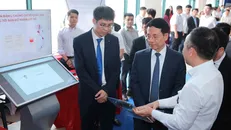 Lấy dữ liệu làm trung tâm, công nghệ làm công cụ