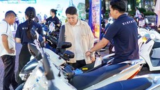 Bộ đôi Evo và Evo Lite hút khách tại sự kiện Đổi xăng lấy điện: Giá trong tầm tay, đổi pin chỉ 1 phút