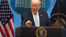 Tổng thống Mỹ Donald Trump phát biểu tại Nhà Trắng. Ảnh: THX/TTXVN