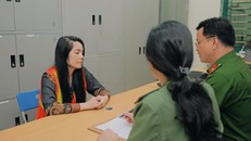 Diễn viên Kiều Thanh tại cơ quan điều tra. Ảnh: CA.