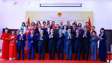 Thủ tướng gặp gỡ cán bộ, nhân viên các cơ quan đại diện Việt Nam tại Ấn Độ
