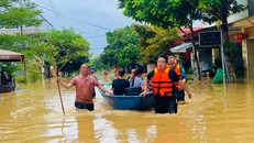 Quảng Trị: Nhiều trường học cho học sinh nghỉ để đảm bảo an toàn