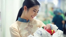 Hari Won nhập viện trong đêm