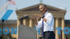 Ông Obama hôm 13/9 phát biểu trong chiến dịch vận động tranh cử của bà Clinton ở Philadelphia. Ảnh: AFP