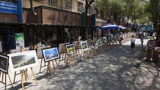 Một triển lãm tranh diễn ra tại đường sách Nguyễn Văn Bình