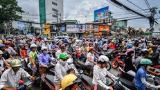 Tắc đường ở TP.HCM. Ảnh: Shutterstock .