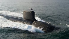 Tàu ngầm hạt nhân Nga - Mỹ: Kẻ tám lạng, người nửa cân