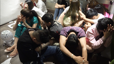 Nhiều thanh niên xăm trổ, ăn mặc hở hang dương tính với ma túy. Ảnh: H.H.