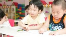 Nên dạy giới tính cho trẻ từ mầm non