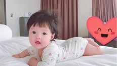 Hoa hậu Đặng Thu Thảo lần đầu khoe ảnh con gái xinh như thiên thần