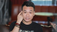Khắc Việt xin lỗi người hâm mộ vì phát ngôn 'chợ búa'