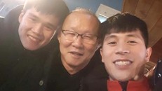 Vừa trở về Hàn Quốc, HLV Park Hang Seo đã vội vã thăm hỏi Đình Trọng, Xuân Hưng
