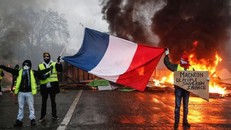 Bạo động Pháp: Phe 'áo vàng' từ chối đàm phán với Thủ tướng