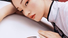 Ling là một trong những người có ảnh hưởng hàng đầu của Trung Quốc và đã làm việc với các thương hiệu lớn như Tesla. (Ảnh: Ling / Weibo)