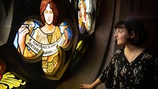 Câu chuyện về những ô cửa kính màu tại Nhà thờ Thánh Bartholomew, Kolín 