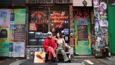 Brandon P. Raines và Katherine Winter, diễn viên vở "Chasing Andy Warhol" của Mara Lieberman. Ảnh: Jenny Anderson. 