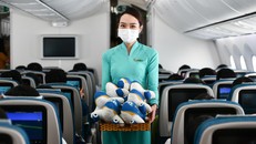 Những món quà đặc biệt được trao tặng trong chuyến bay đặc biệt