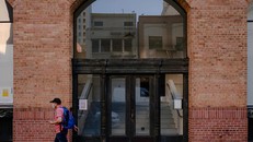 Phòng trưng bày Gagosian - không gian triển lãm rộng 4.500 feet vuông ở khu phố South of Market - đã đóng cửa sau 4 năm hoạt động. 