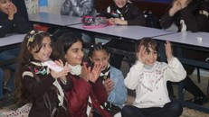 Các em học sinh hào hứng trong các buổi học